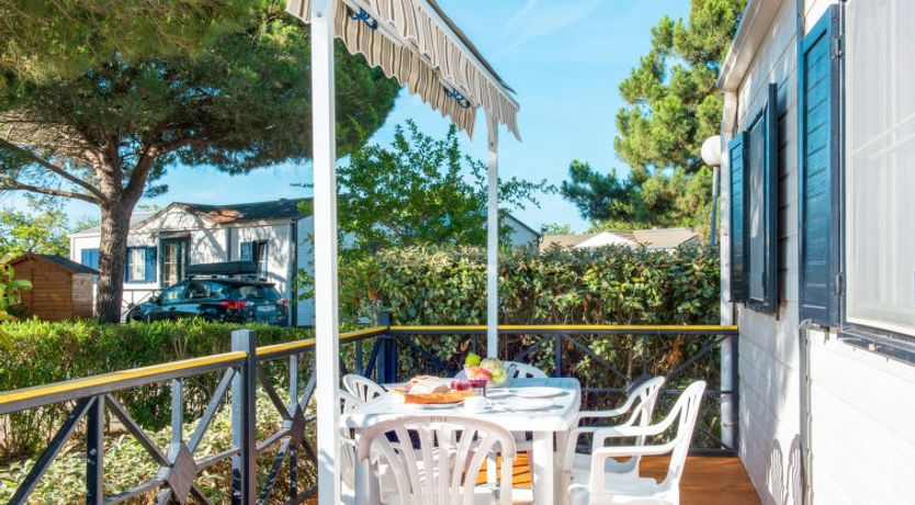 Photo of Domaine Les Mûriers Apartment 2