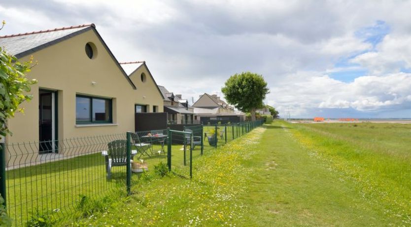 Photo of Les yeux dans la baie