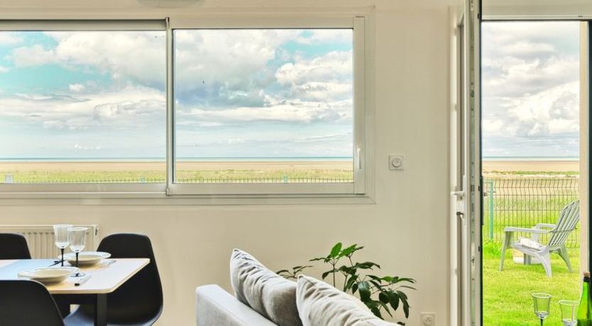 Photo of Les yeux dans la baie