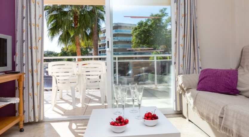 Photo of Ventura Park Apartment 2