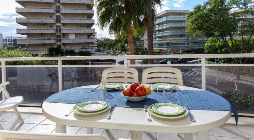 Photo of Ventura Park Apartment 2