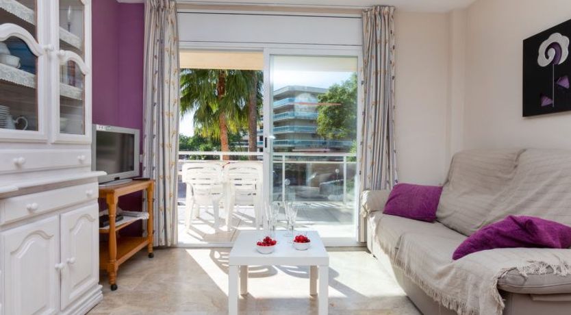 Photo of Ventura Park Apartment 2