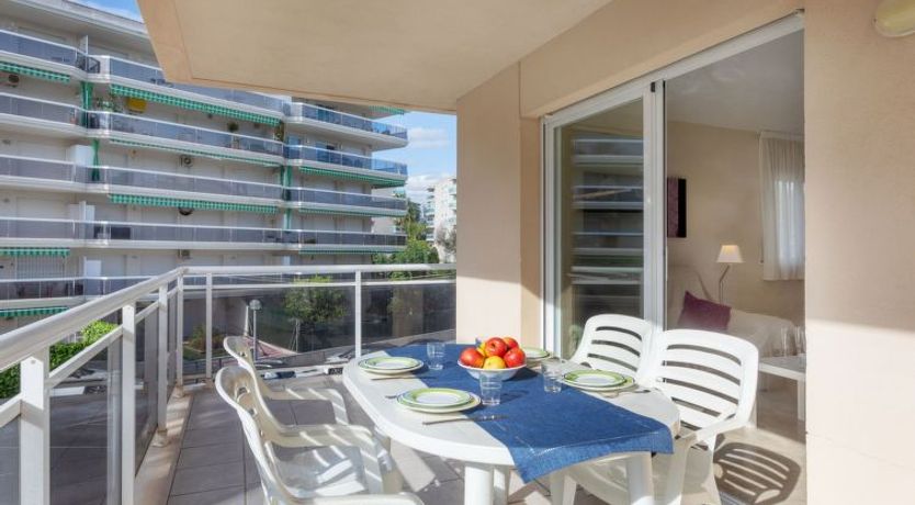 Photo of Ventura Park Apartment 2