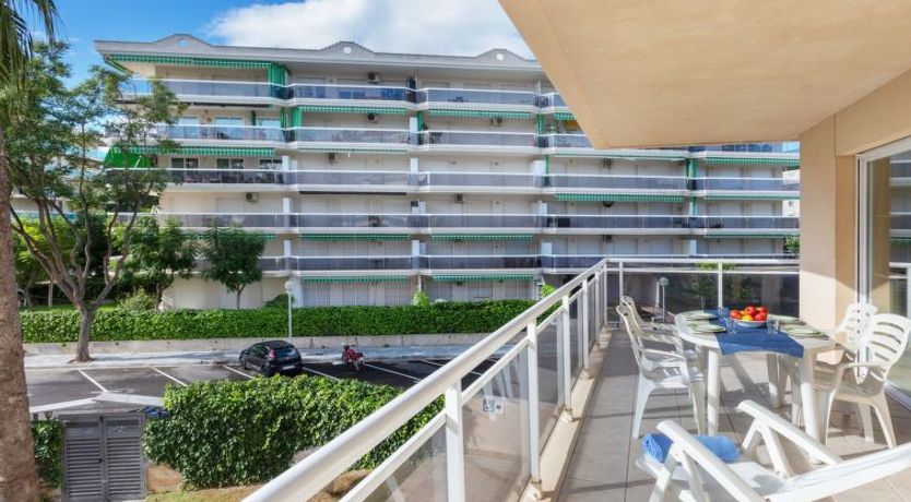 Photo of Ventura Park Apartment 2