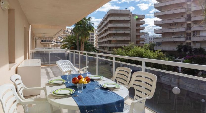 Photo of Ventura Park Apartment 2