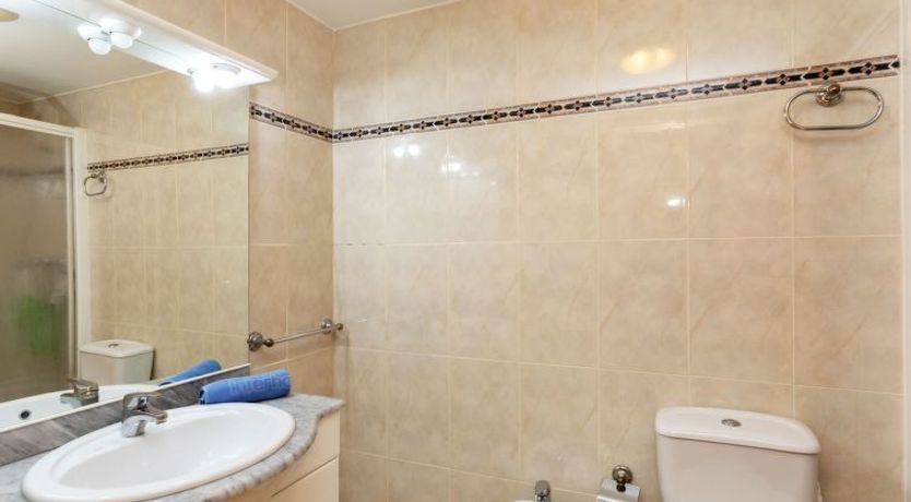 Photo of Ventura Park Apartment 2