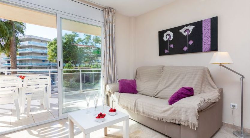 Photo of Ventura Park Apartment 2