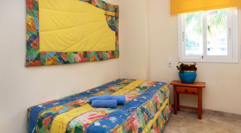 Photo of Ventura Park Apartment 2