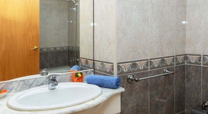 Photo of Ventura Park Apartment 2