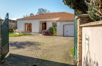 La Sterne Holiday Home