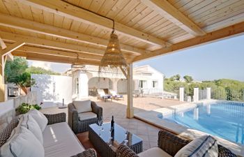 Aika Holiday Home