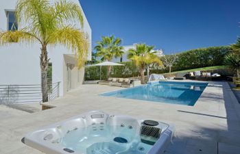 Villa Eos Holiday Home