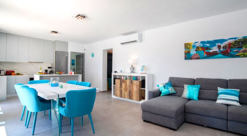 Photo of Estrella Azul