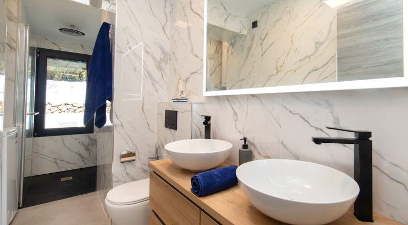 Photo of Estrella Azul