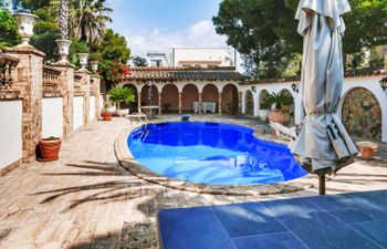 Les Oliveres Holiday Home