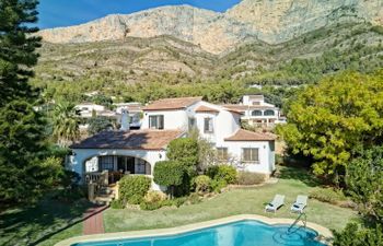 Villa del Tauro Holiday Home