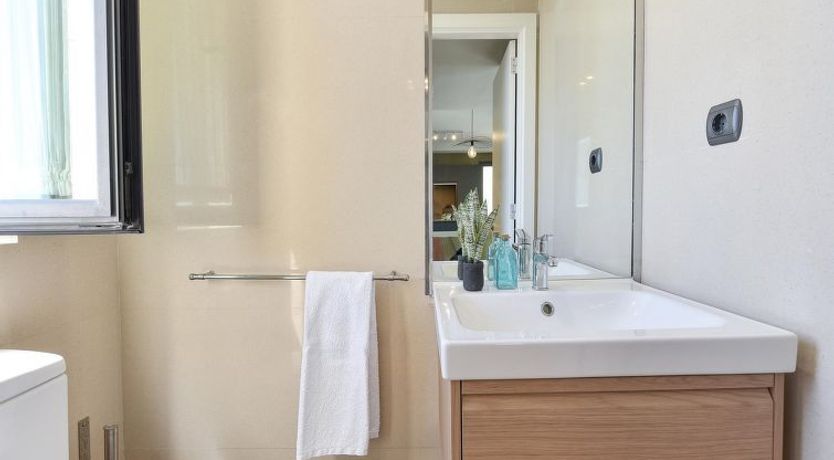 Photo of Los Lagos 37