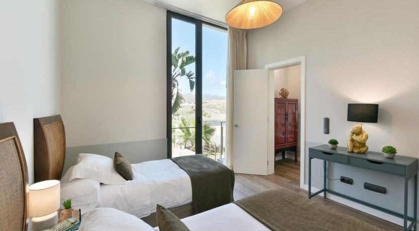 Photo of Los Lagos 37