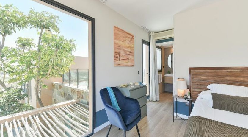 Photo of Los Lagos 37