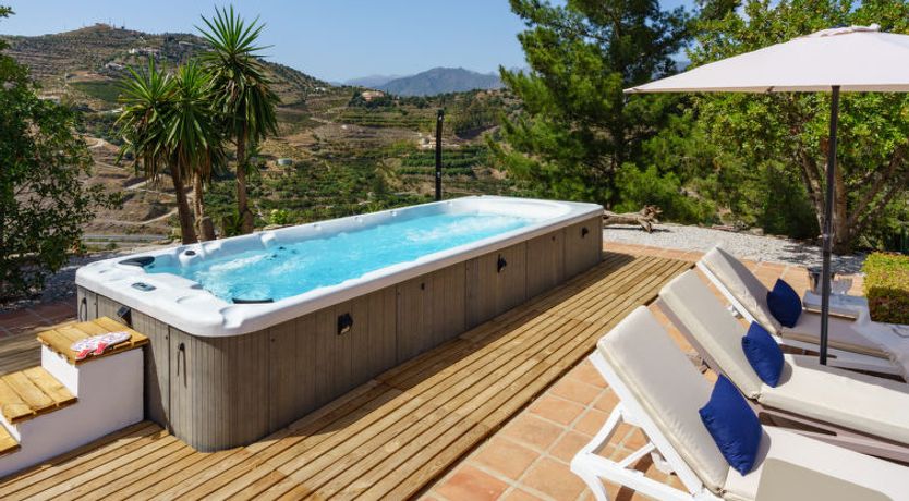 Photo of Camelia Blanca