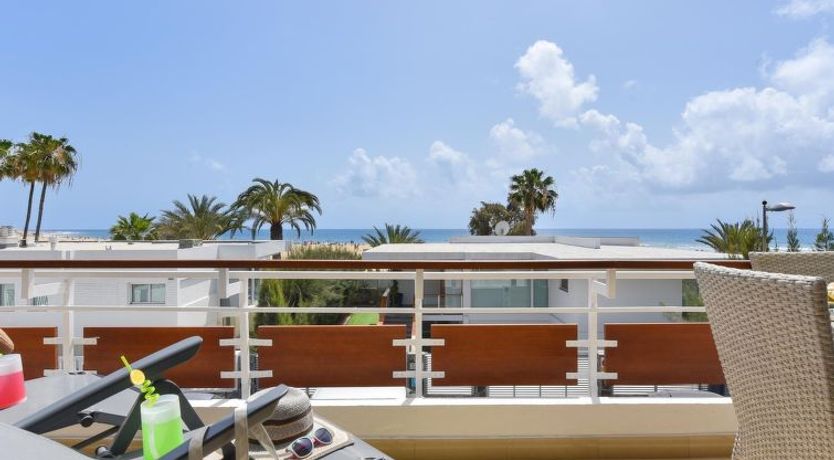 Photo of Charca CM18