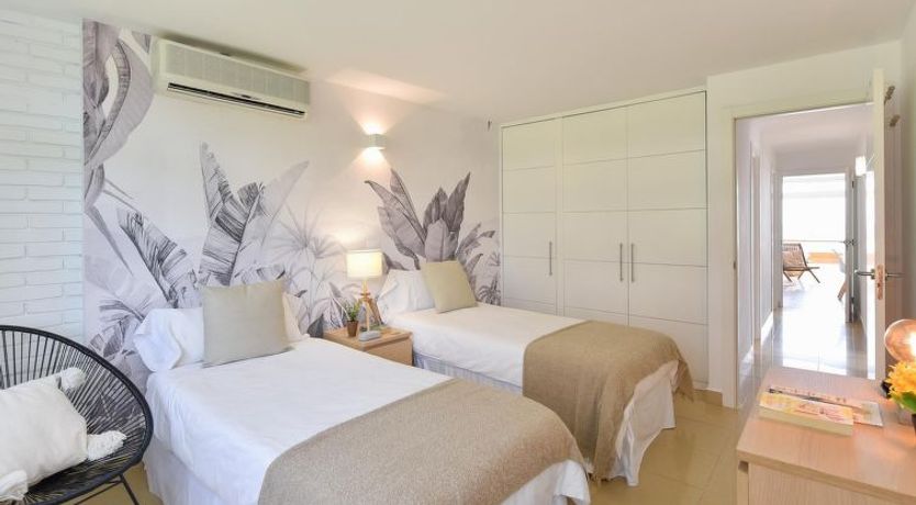 Photo of Charca CM18