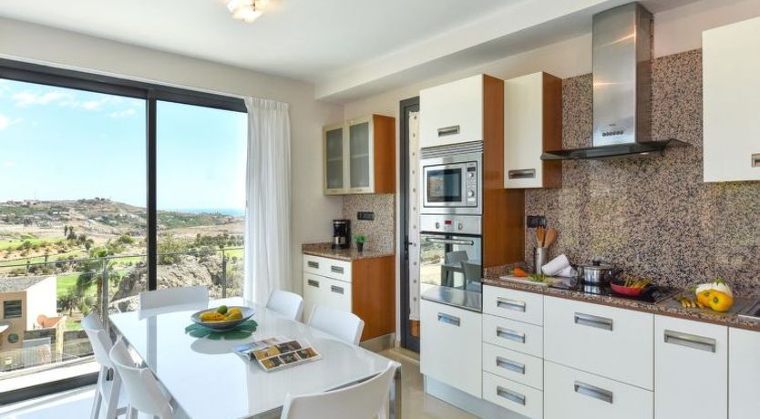 Photo of Los Lagos 36