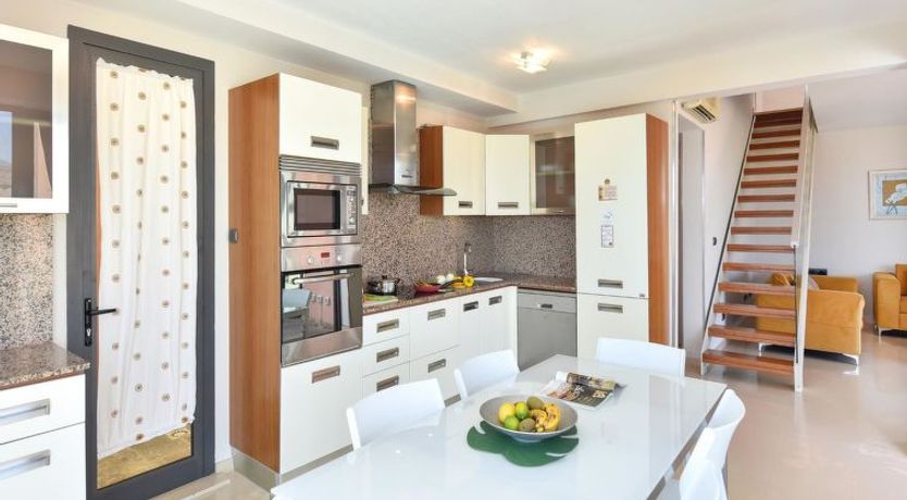 Photo of Los Lagos 36