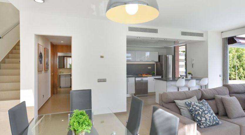 Photo of Los Dragos 13