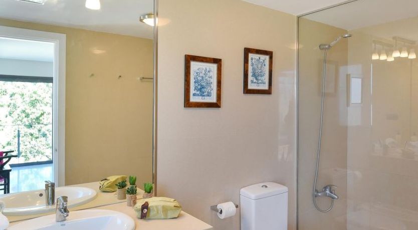 Photo of Los Lagos 38