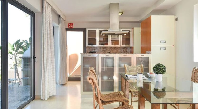 Photo of Los Lagos 38