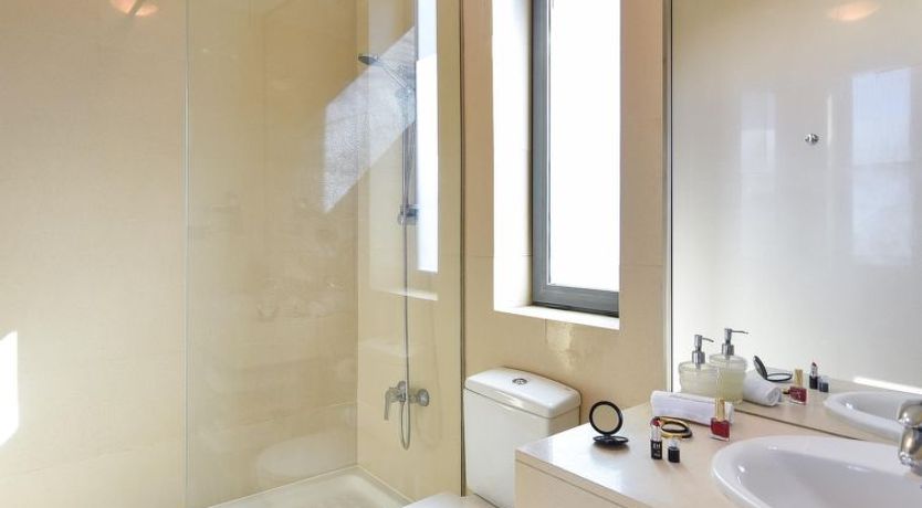 Photo of Los Lagos 38