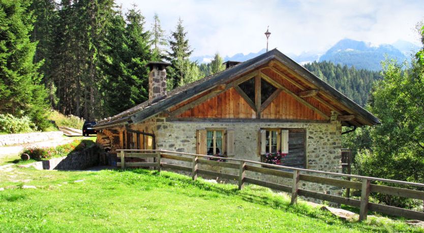 Photo of Baita El Deroch