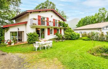 Chemin des Carrières Holiday Home