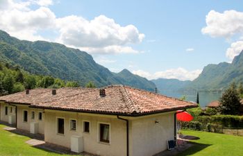 Villa Vesta Holiday Home