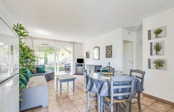 Le Jardin d'Artemis Apartment 2 Holiday Home