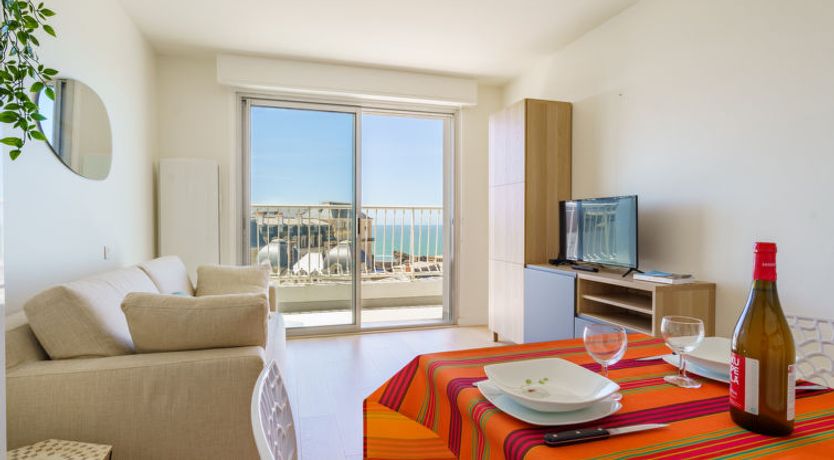 Photo of Bellevue Clemenceau Apartment 3