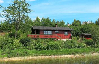 Staksholmen Holiday Home