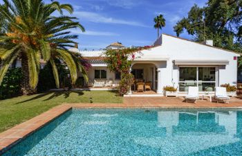 Villa Alcornoque Holiday Home