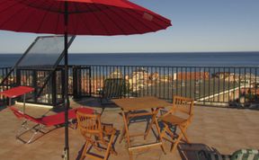 Photo of Garden an Seaview