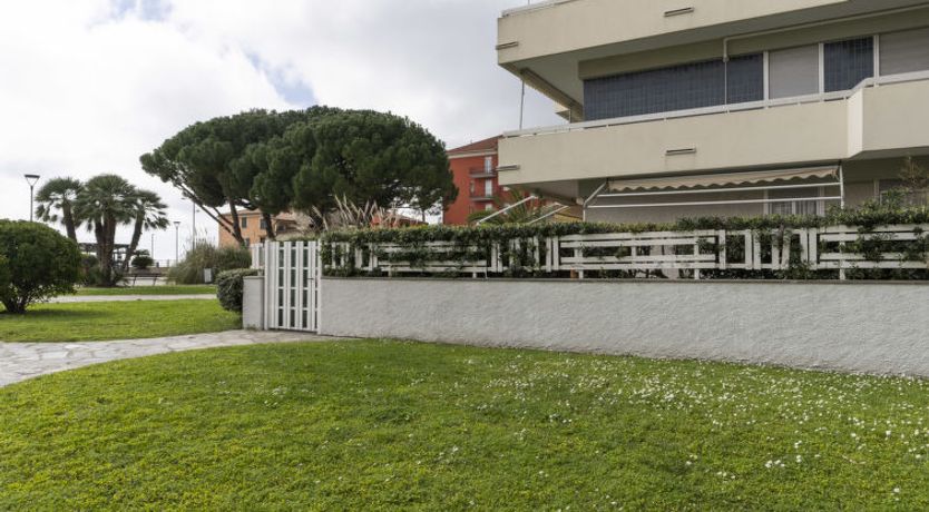 Photo of Twin facing the Sea Apartment 3