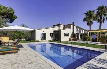 Emporion Holiday Home