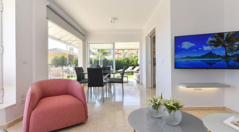 Photo of Chalet Santa Ana 19