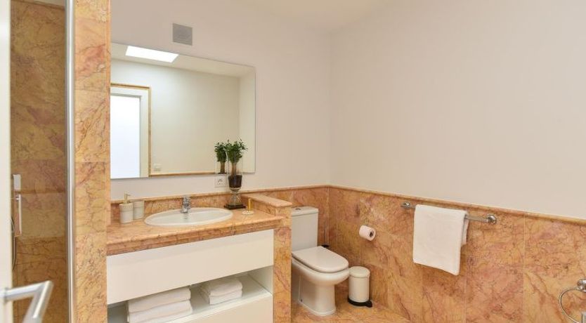 Photo of Chalet Santa Ana 19