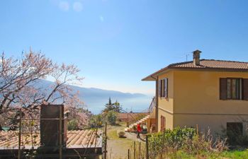 Lorenzo Holiday Home