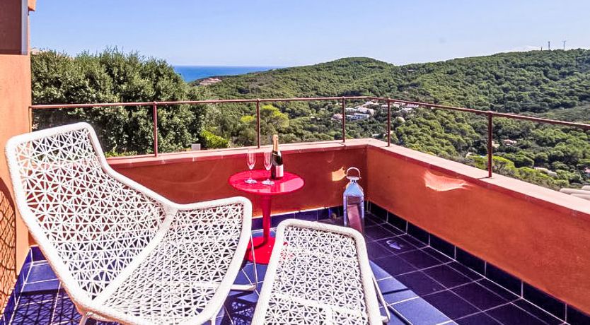 Photo of Jandalo Berria