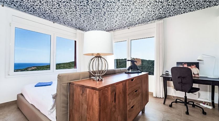 Photo of Jandalo Berria