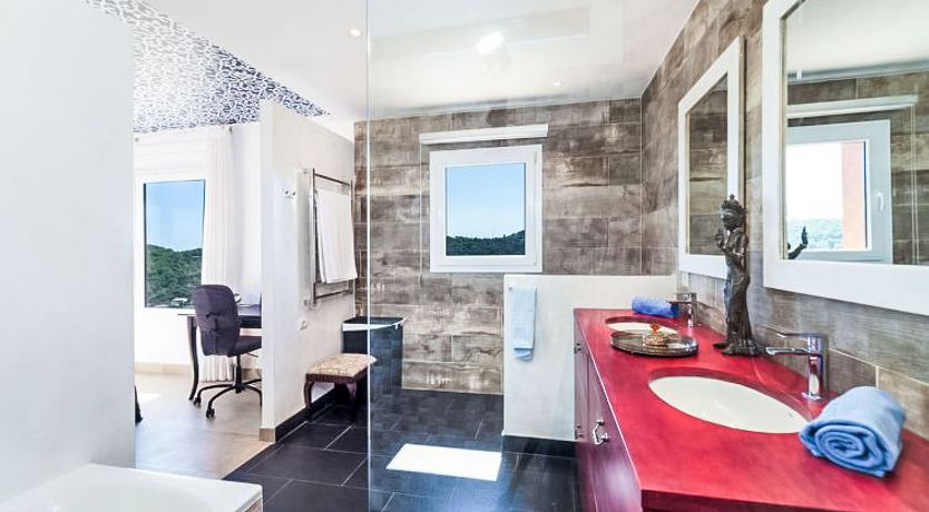 Photo of Jandalo Berria