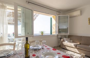 Ruscus Apartment 3 Holiday Home