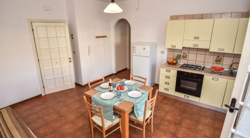 Photo of Green Marine, Palme, Ismare